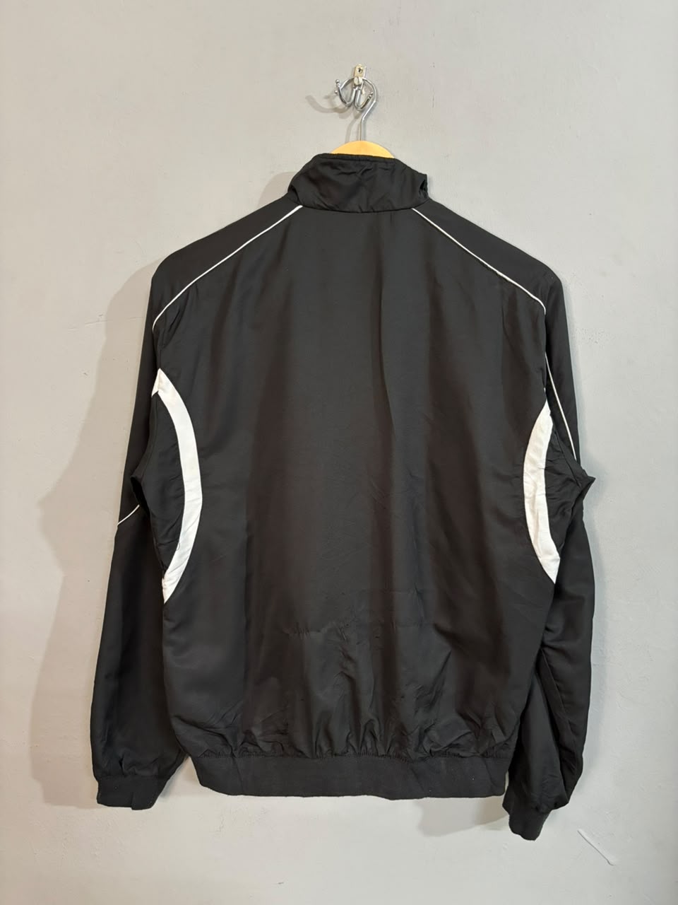 Macron Windbreaker | Wind Cheater |Jackets| Sportswear , Gymwear & Activewear | Track& Field| Running | Winter wear