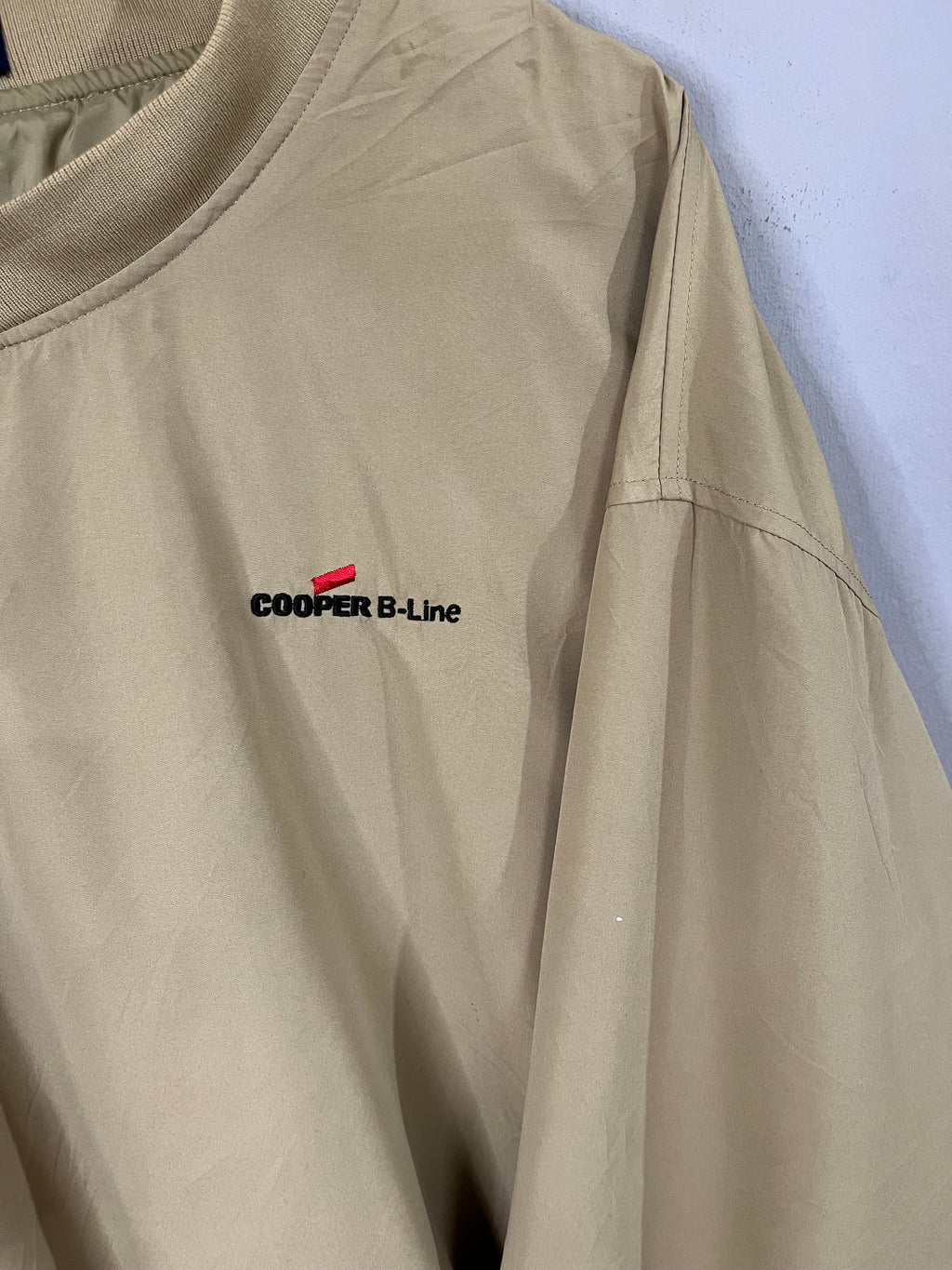 Vintage Streetwear Windbreaker Vantage