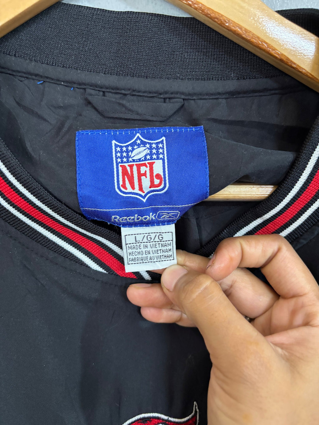Windbreakers Vintage Streetwear Retro / Throwback - Tampa Bay Buccaneers