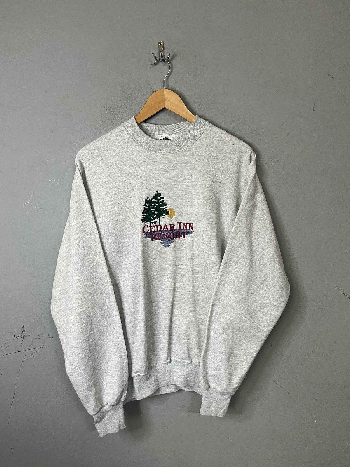 Sweatshirt Vintage Streetwear Cedar Inn Resort
