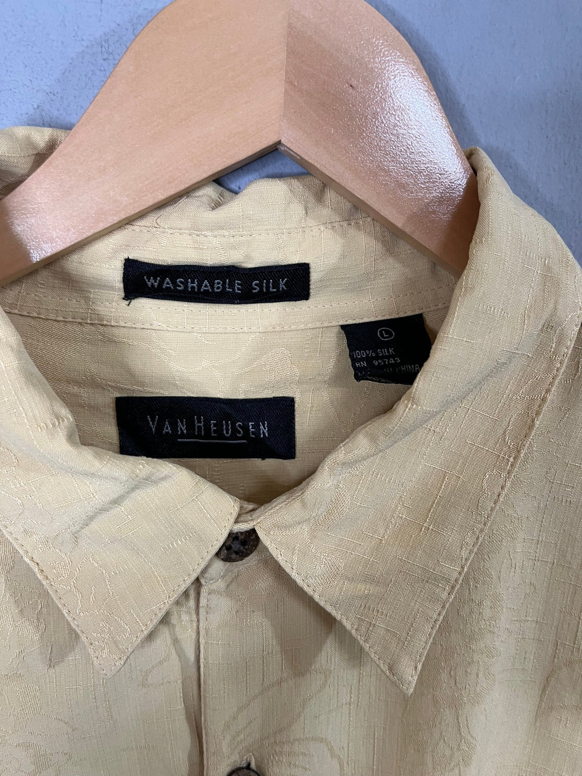 Half Sleeve Shirts Retro / Throwback Limited Edition Van Huesen
