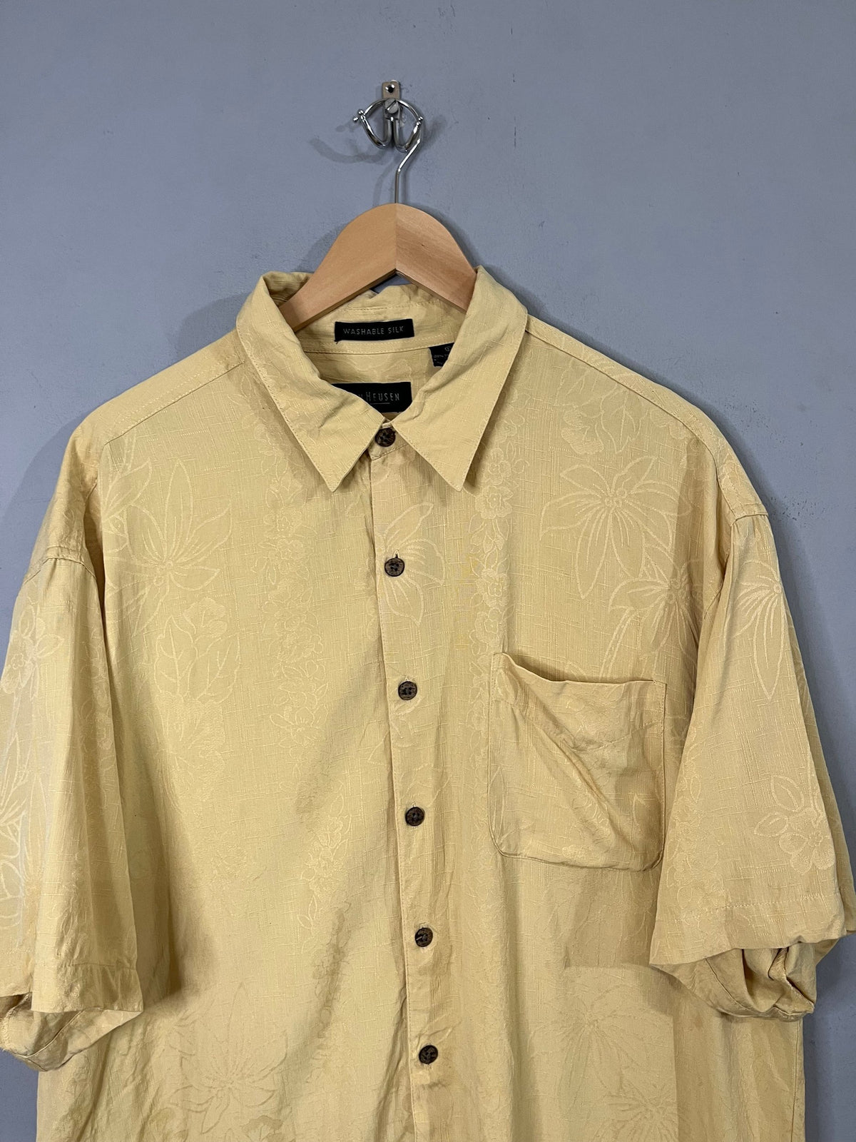 Half Sleeve Shirts Retro / Throwback Limited Edition Van Huesen