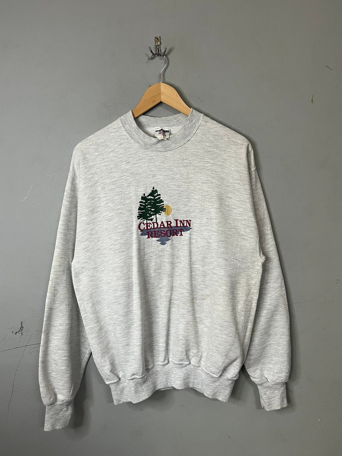 Sweatshirt Vintage Streetwear Cedar Inn Resort