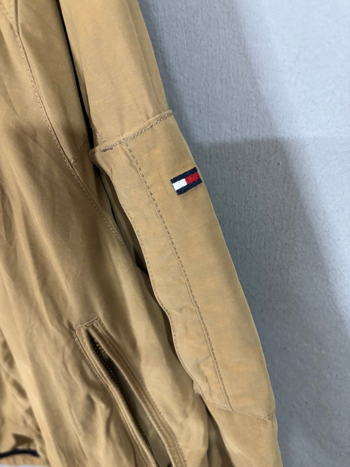 Vintage Streetwear Jacket - Tommy Hilfiger