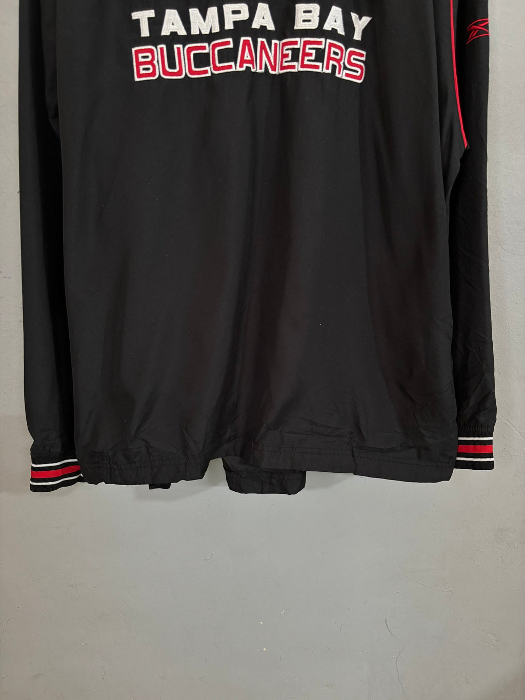 Windbreakers Vintage Streetwear Retro / Throwback - Tampa Bay Buccaneers