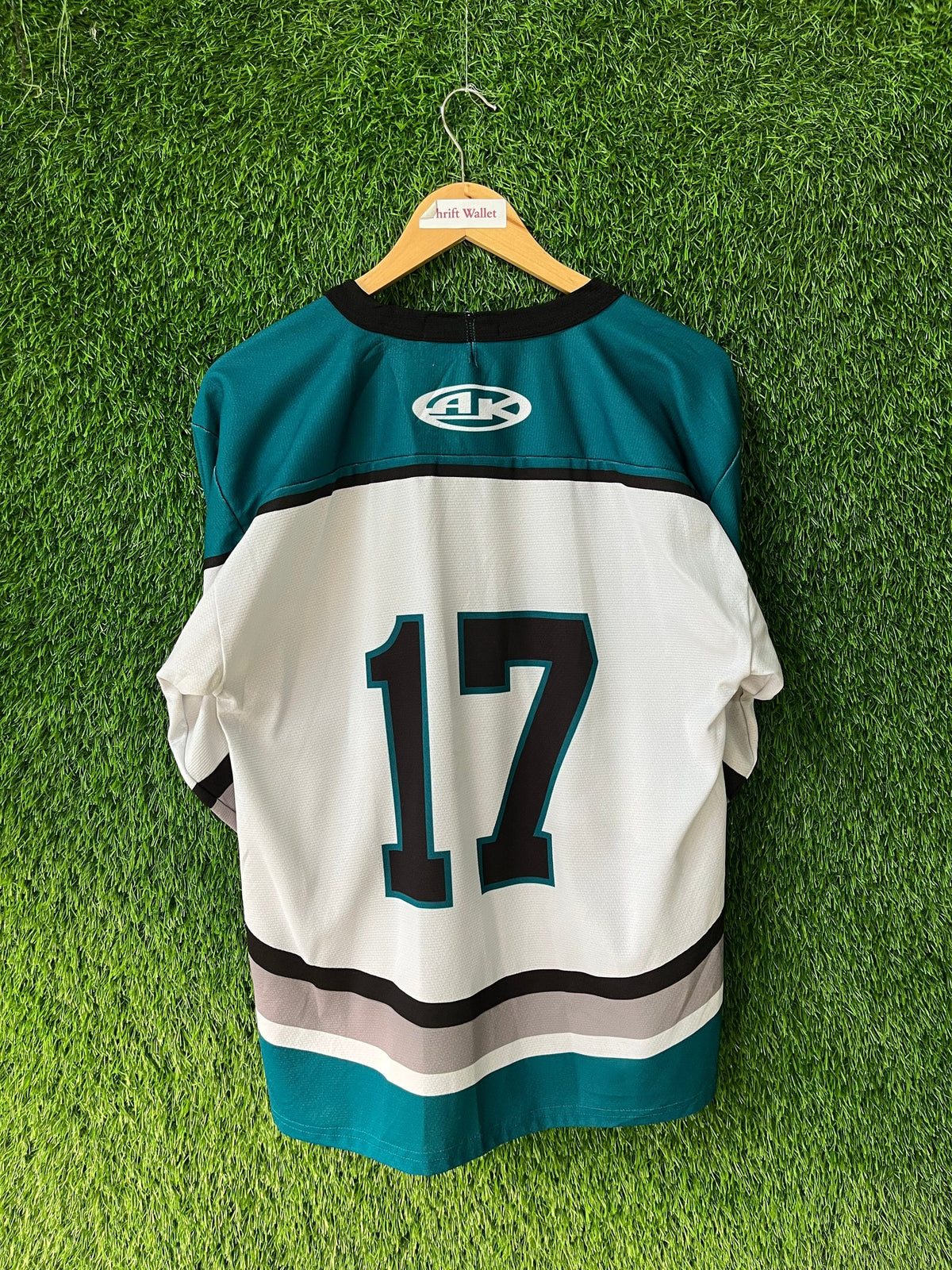 Ice Hockey Jerseys Vintage Retro / Throwback Hills borough 17