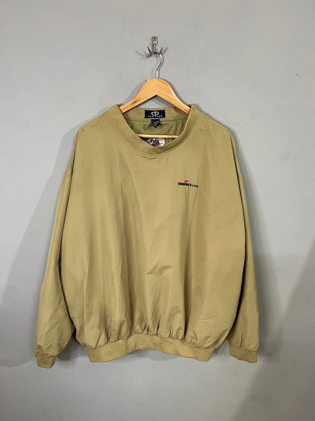Vintage Streetwear Windbreaker Vantage