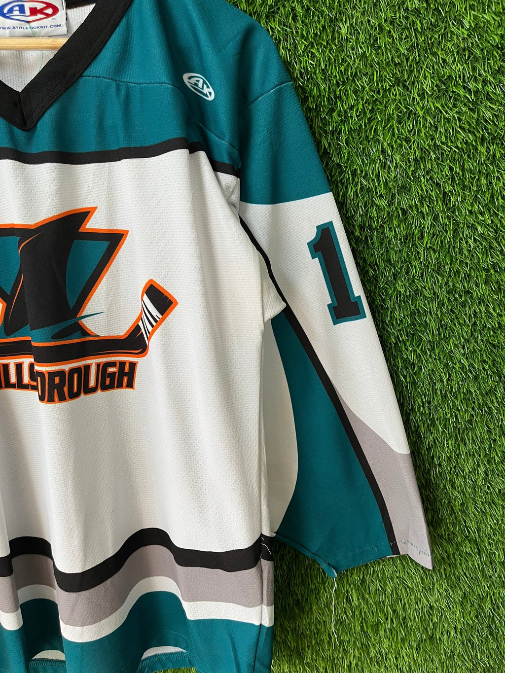 Ice Hockey Jerseys Vintage Retro / Throwback Hills borough 17