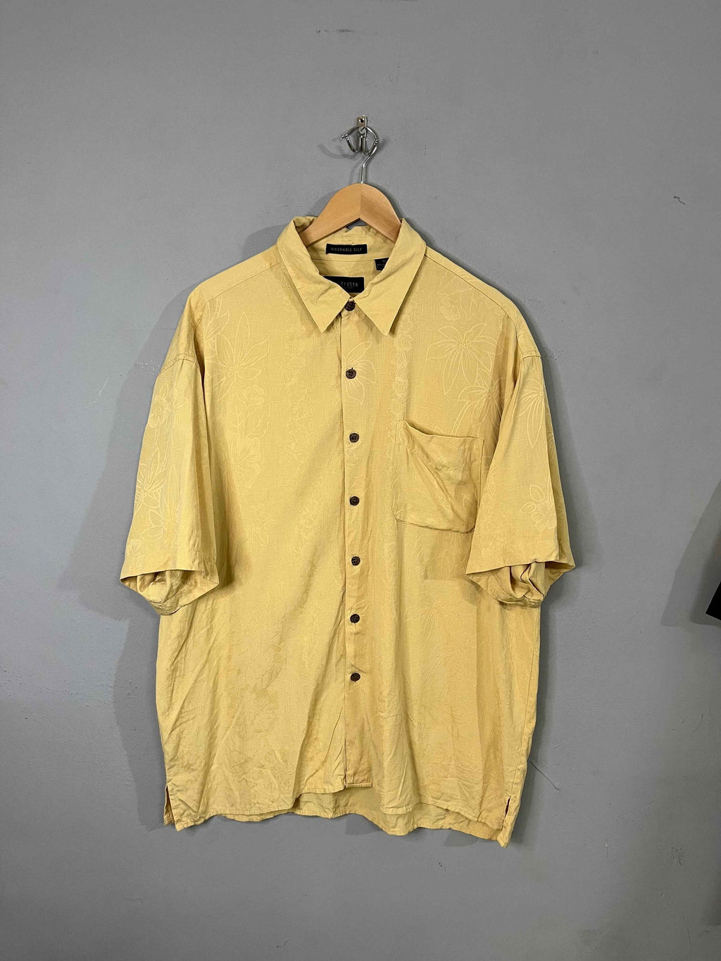 Half Sleeve Shirts Retro / Throwback Limited Edition Van Huesen