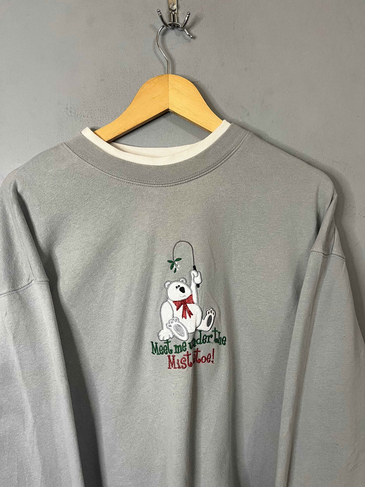 Sweatshirt Vintage Streetwear Meet me Under the Mistletoo