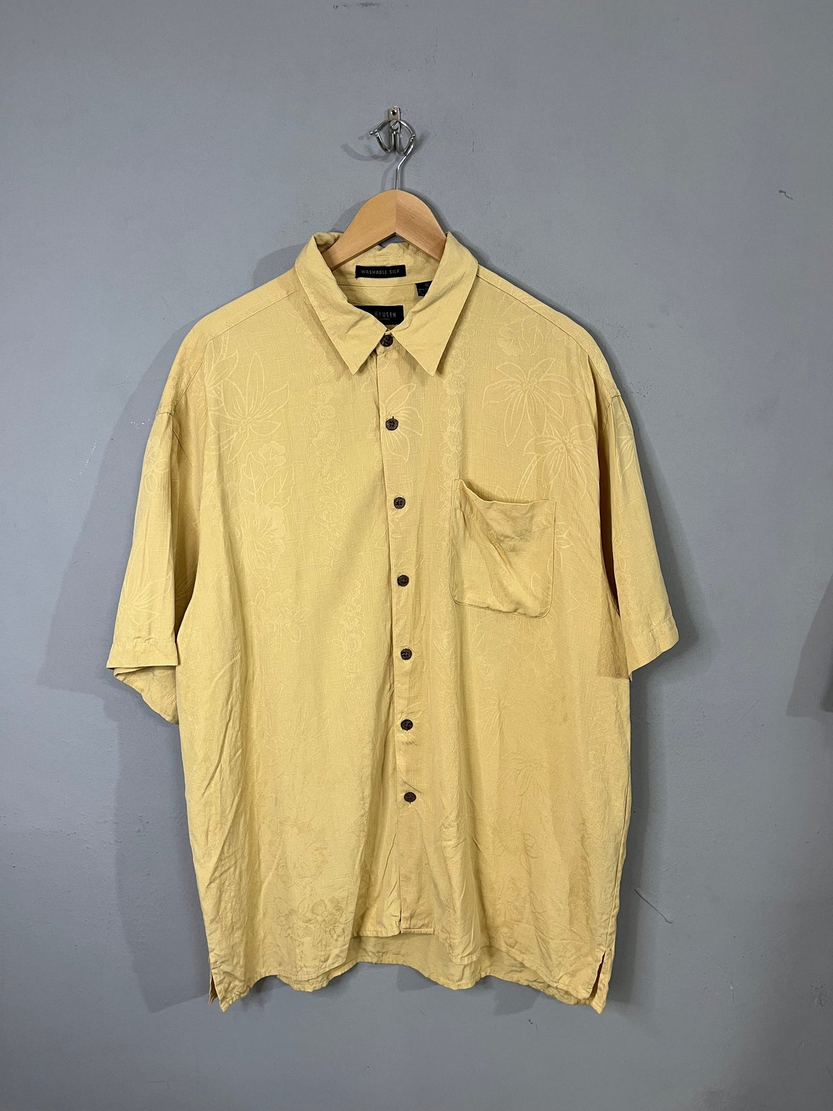 Half Sleeve Shirts Retro / Throwback Limited Edition Van Huesen
